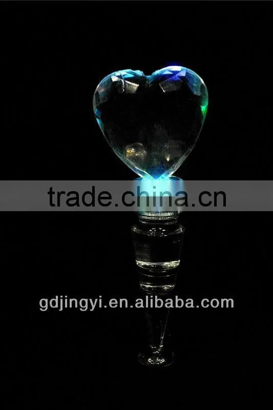 2014 dongguan new fanshion Acrylic wine stopper with color changing LED