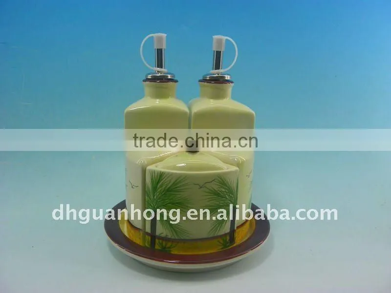 Ceramic sauce cruet