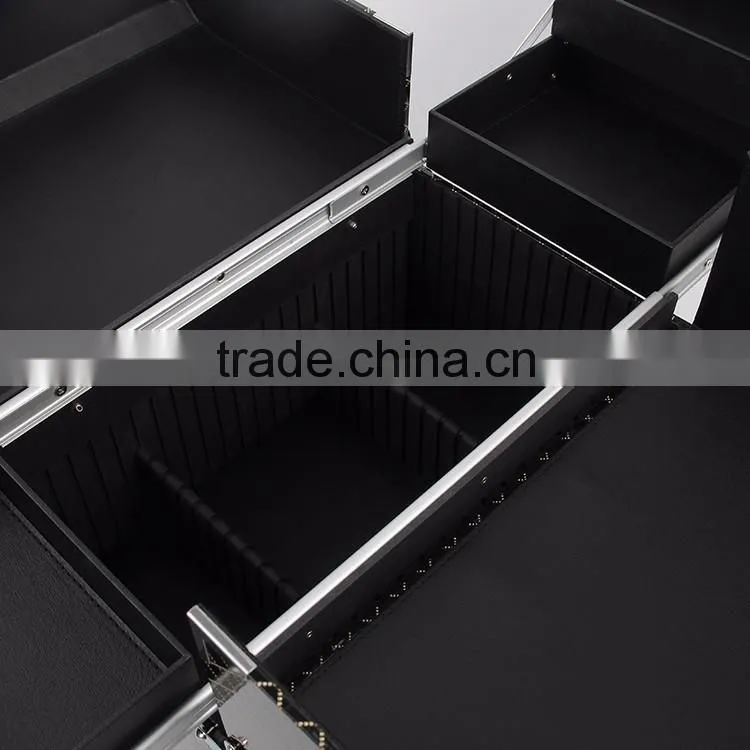 Guangzhou factory cheap price trolley makeup case with trays