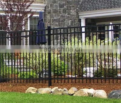 2015 Top-selling steel decorative wire garden fence