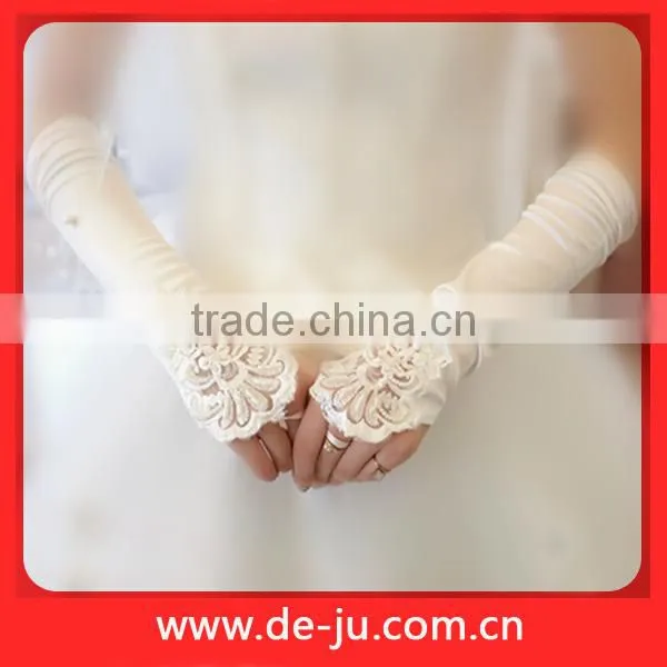Bowknot Embellishment Long Style White Lace Glove