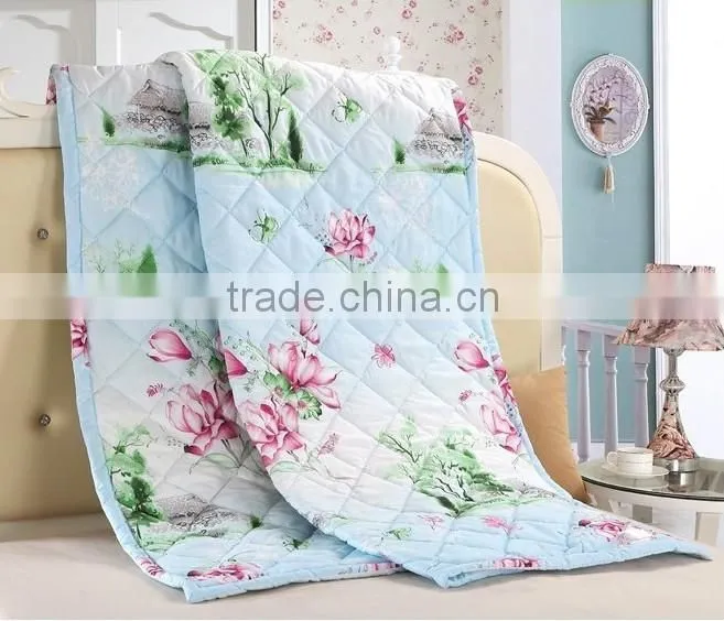 Floral print light color plain wholesale zhejiang china polyester microfibre quilt