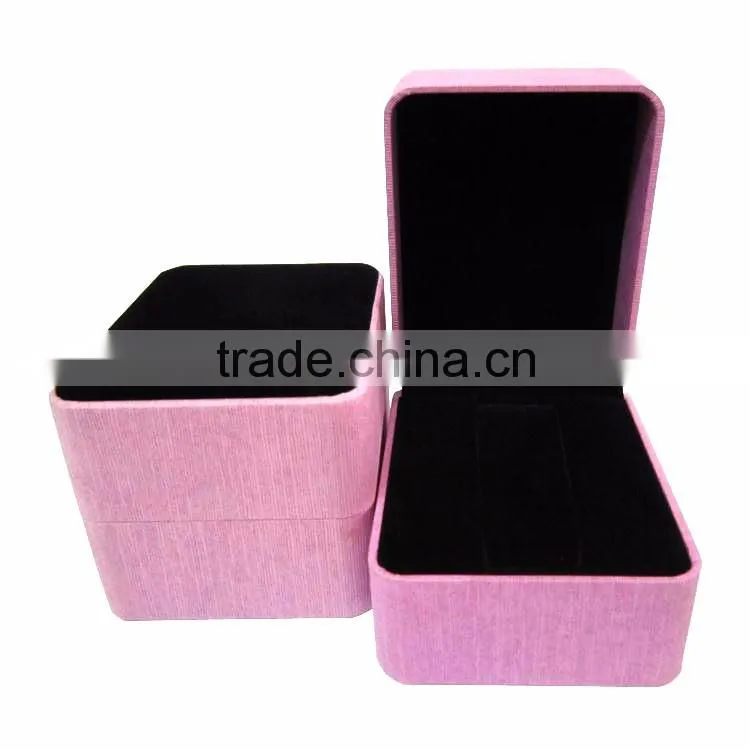 China Factory Wholesale Cheap Velvet Watch Case For Women.
