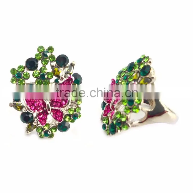 beautiful impressive ring with brightly coloured fashion coloured stones ring