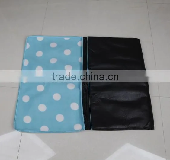 2015 Fashionable Carry Bag Design Waterproof Picnic Rug