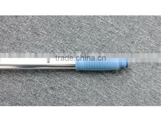Telescopic car brush with water flush