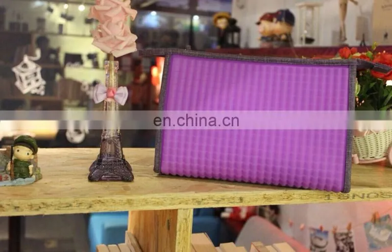 Alibaba China factory low-priced beautiful silicone makeup bag