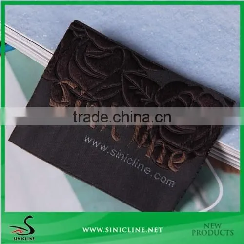 Sinicline high density woven taffeta label with logo in relief