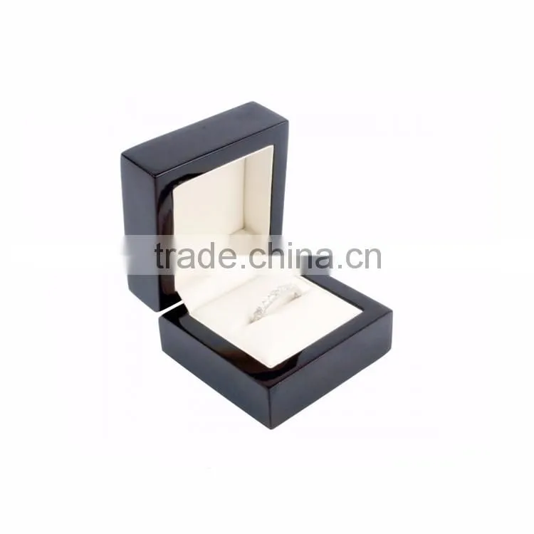 Wholesale glossy black wood jewellery ring boxes