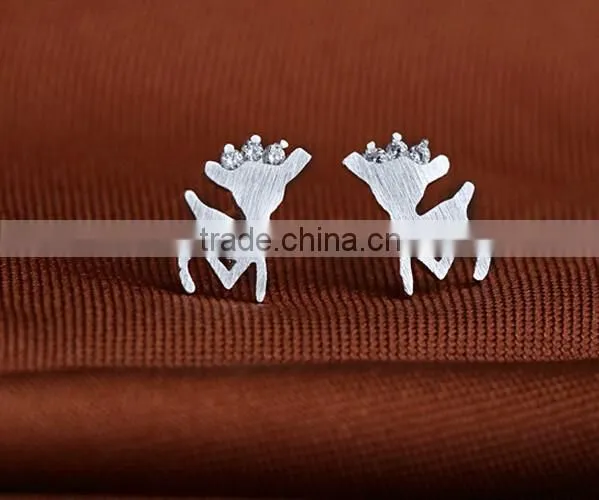 Fashion lovely White Sika deer Stud earrings Christmas gift