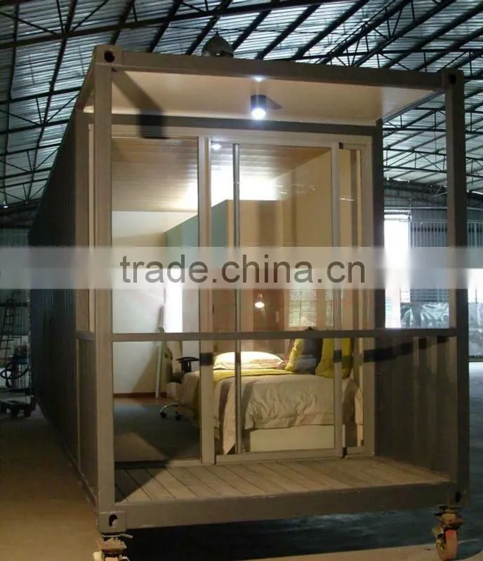 Containers with hydraulic
