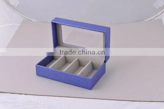 Jewelry displaying case with window