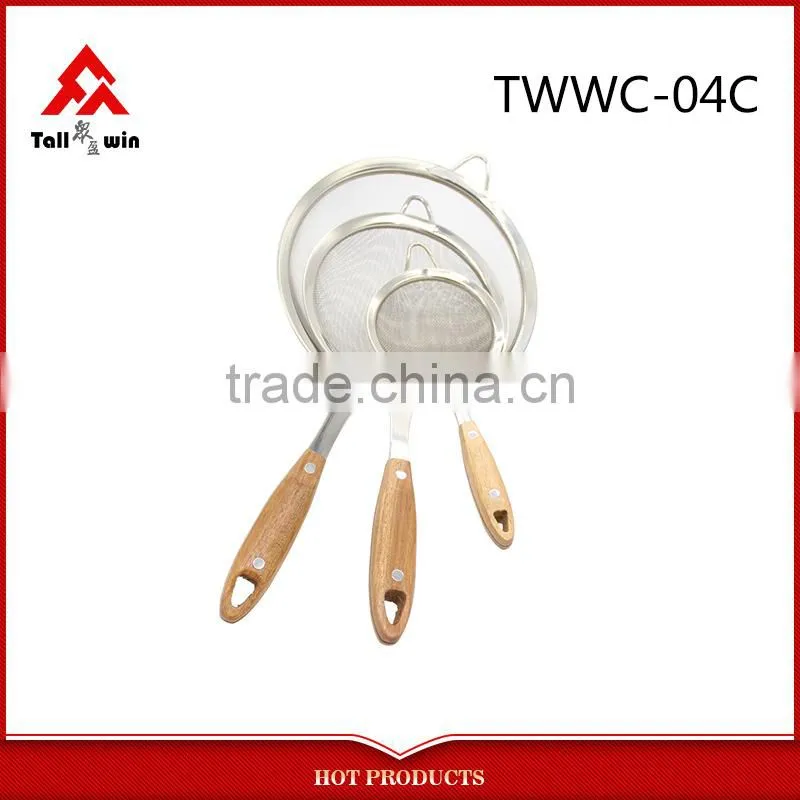 pizza cutter with wooden handle