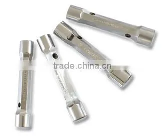 Tire rim wrench