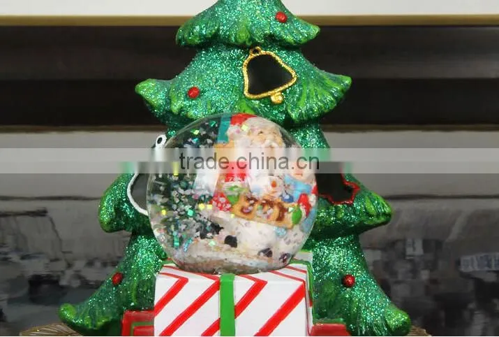 High-end decoration Snow globe Polyresin Snow globe with Music Box