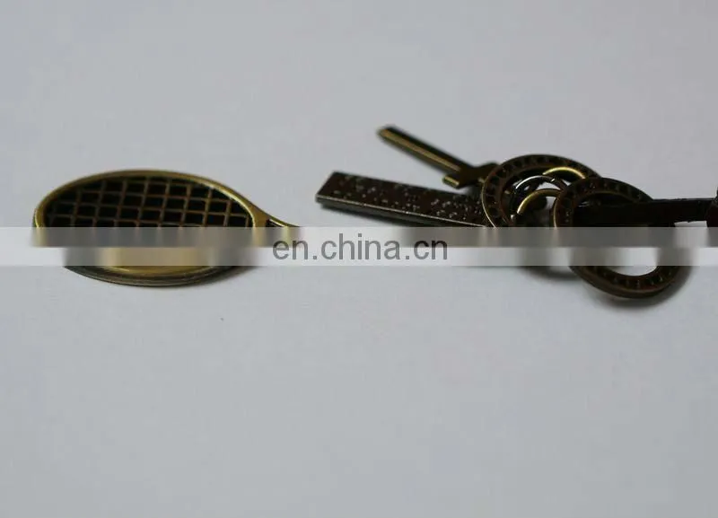 Alibaba wholesale customized badminton racket shaped keychain/keyring