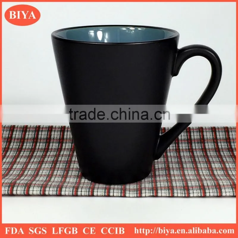 hot selling stoneware coffee mug with handle matte black with colors inside