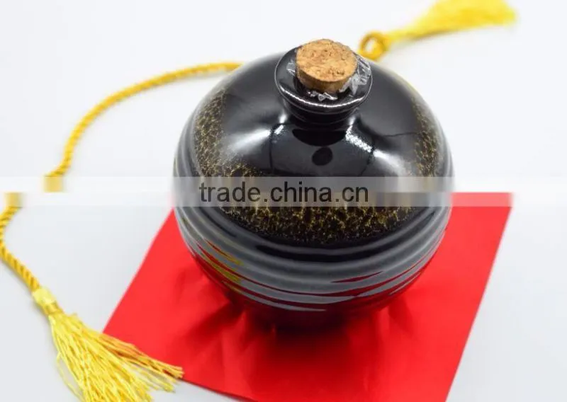 2016 New hot stocked matte ceramic jar with wooden lid