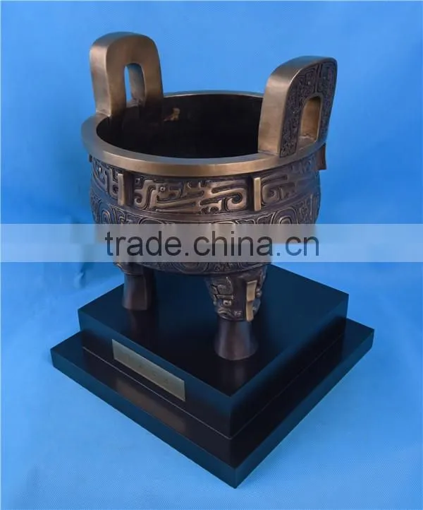 China style bronze tripod artwork/Chinese Classical Bronze tripod sculpture/Bronze Decoration