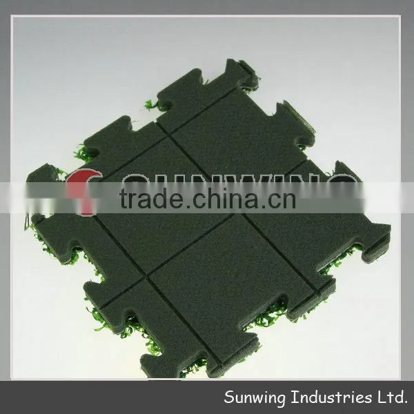 Durable indoor and outdoor puzzle grass mat for decoration