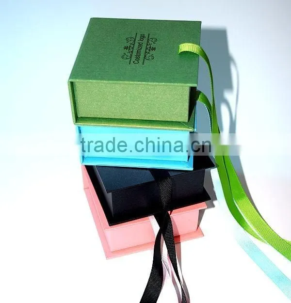 Recycled custom size cardboard flat folding pack gift box with shinny ribbon