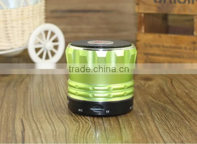 Factory direct new Mini Portable Speaker Bluetooth Speaker Portable small steel gun