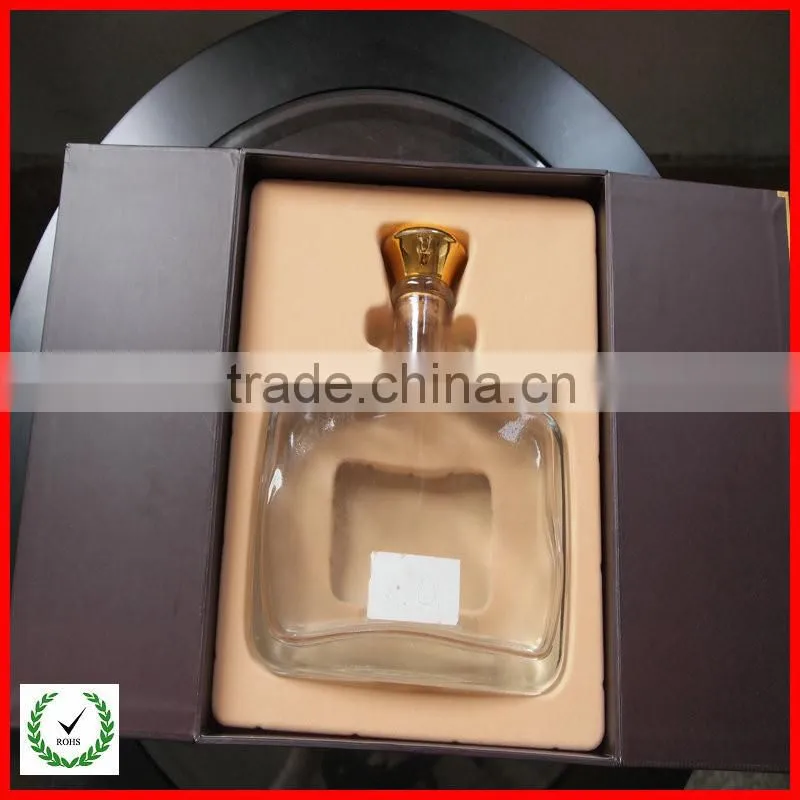 Vacuum flocking wine carrier tray