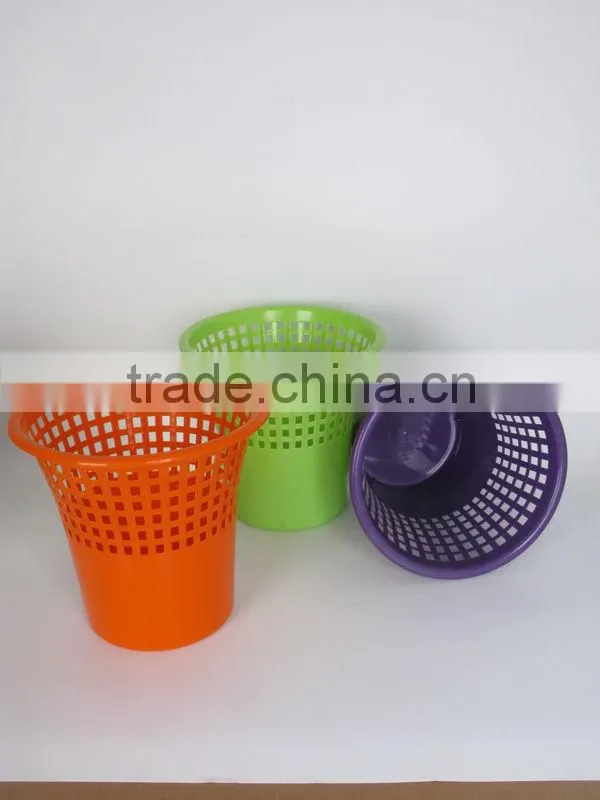 plastic sute trash can