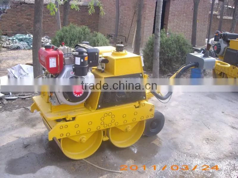 Small vibratory road roller,walking behaind road roller