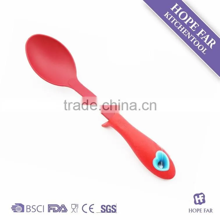 0900018 Novel designed red color nylon scoop with holding feet