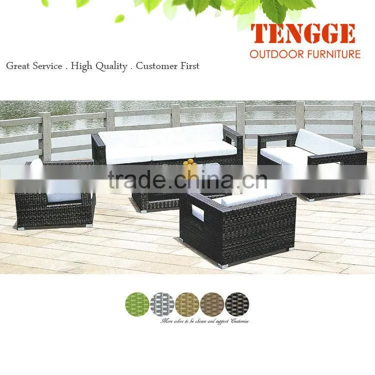 High Quality PE Rattan Outdoor Wicker Sofa 106019