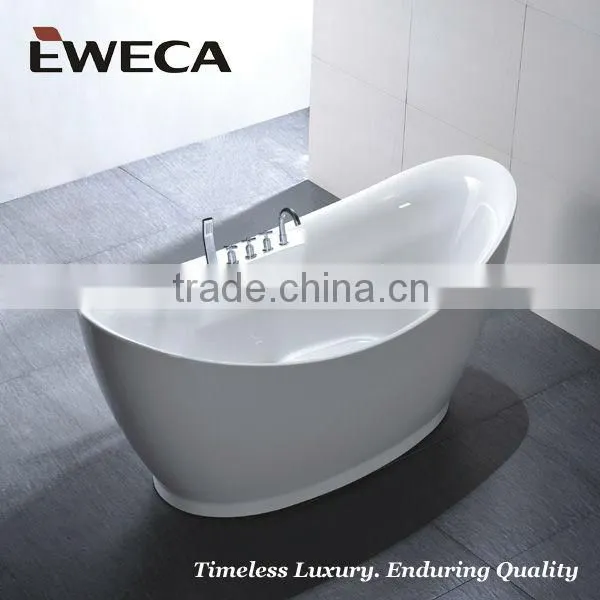 Freestanding Slipper Overflow Bath