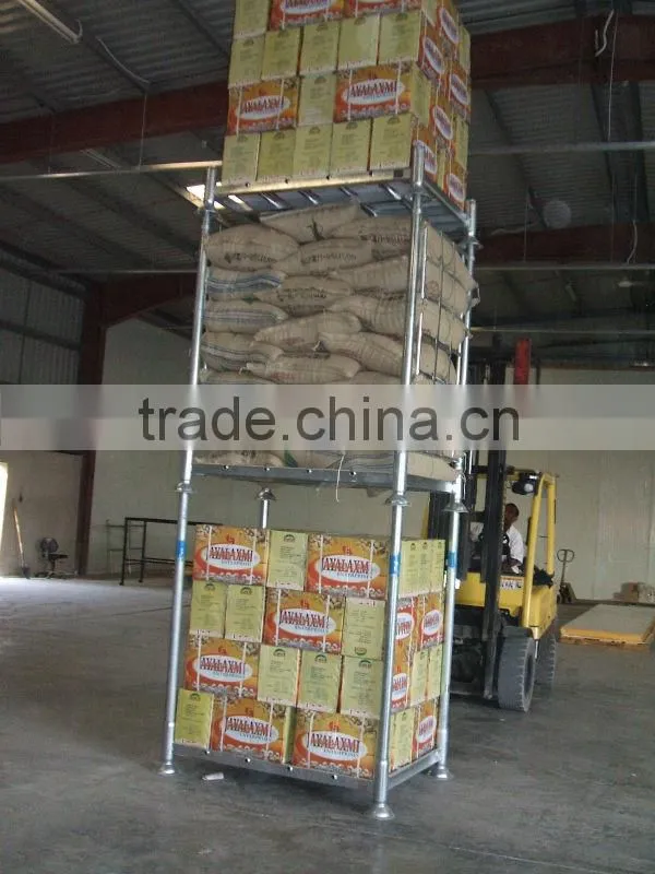 Warehouse pallet live storage rack