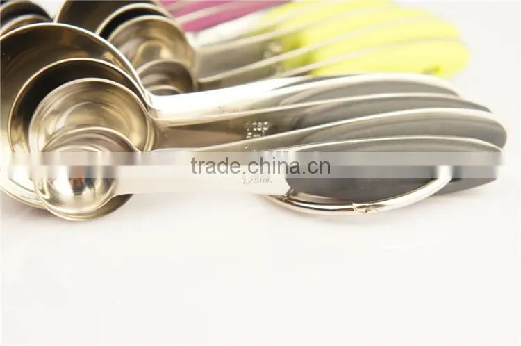 Silicon handle measuring spoon and cups