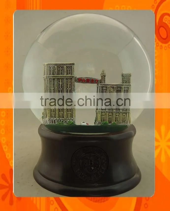 2016 hot selling white paris water globe for sale
