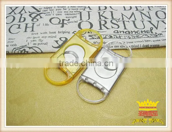 Plastic double blade cigar cutter with a 54 ring gauge