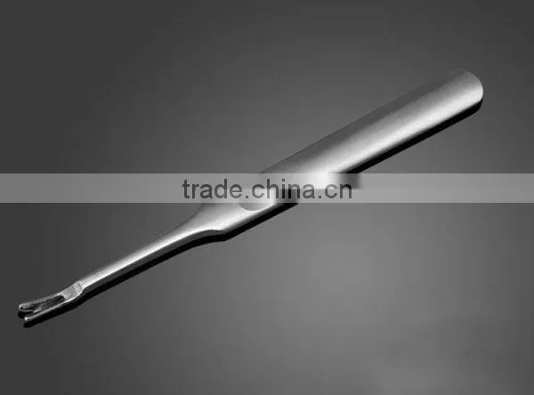 Wholesale stainless steel metal cuticle trimmer with concaved grip durable cuticle pusher cuticle remover manufacturer