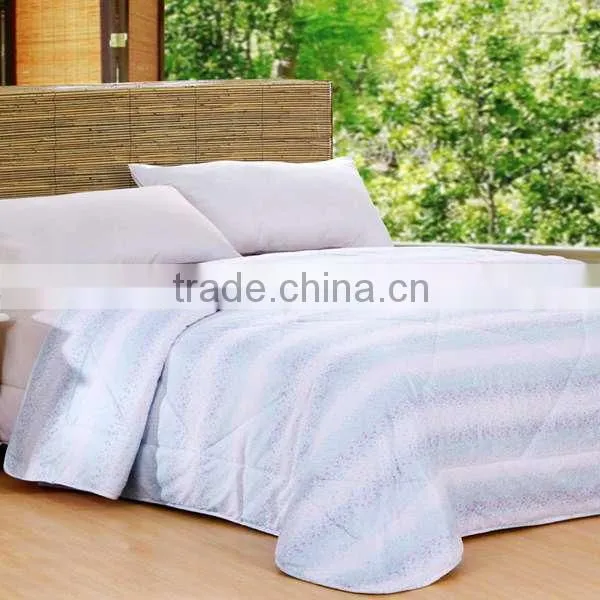 high quality cheap 100% polyester summer quilt in yiwu