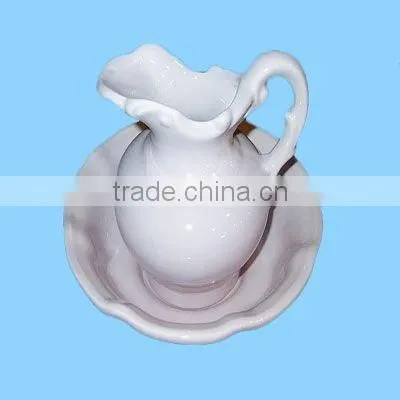 stawberry shaped ceramic cooling water kettle