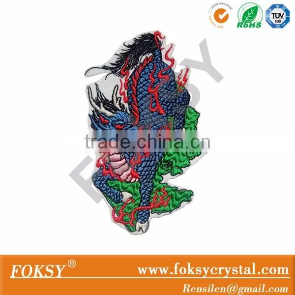 Fashion badge gold crown design iron on patch embroidered