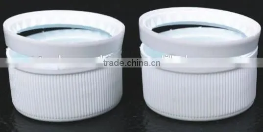 Cap slitting machine for chemical bottle cap