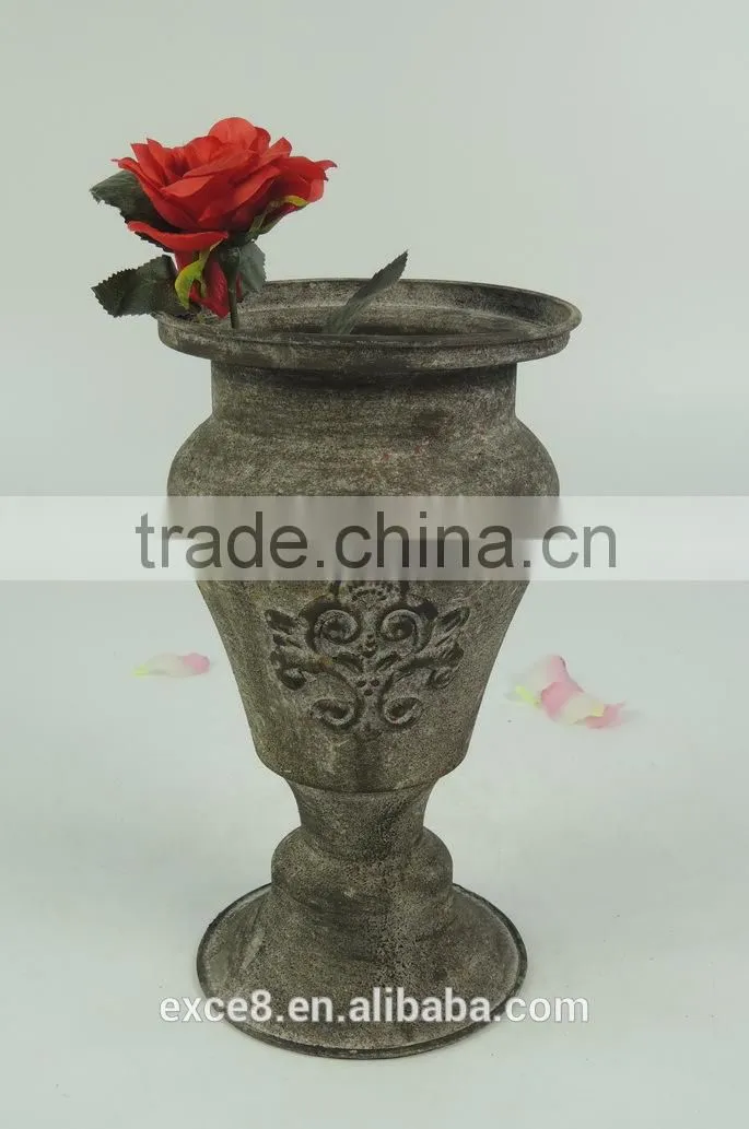 Handmade french old style decorative outdoor metal vase