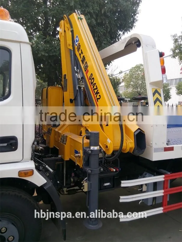New product Flatbed Wrecker truck With crane 4 ton