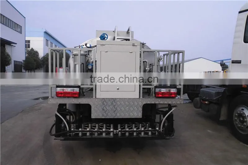 Dongfeng 4000L bitumen emulsion sprayer