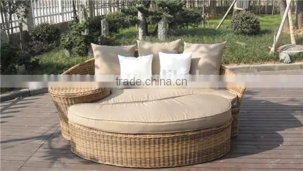 wicker rattan sunbed with tea table