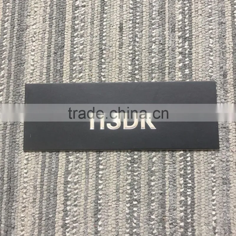 2017 Customized logo hot stamping paper hang tags with embossed technology