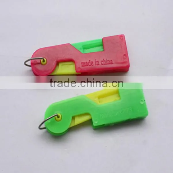duck plastic needle threaders