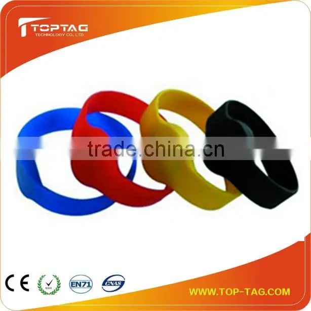 Popular ISO14443A Silicone RFID Wristband with logo printing