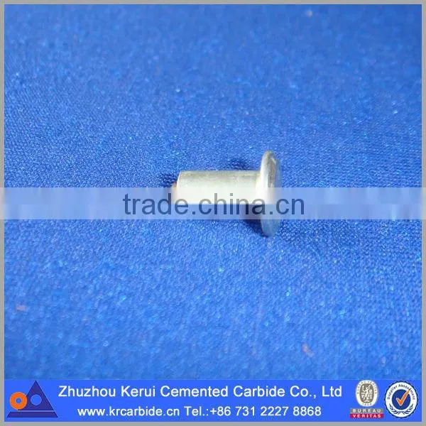 Truck wheel studs of 9-12 types