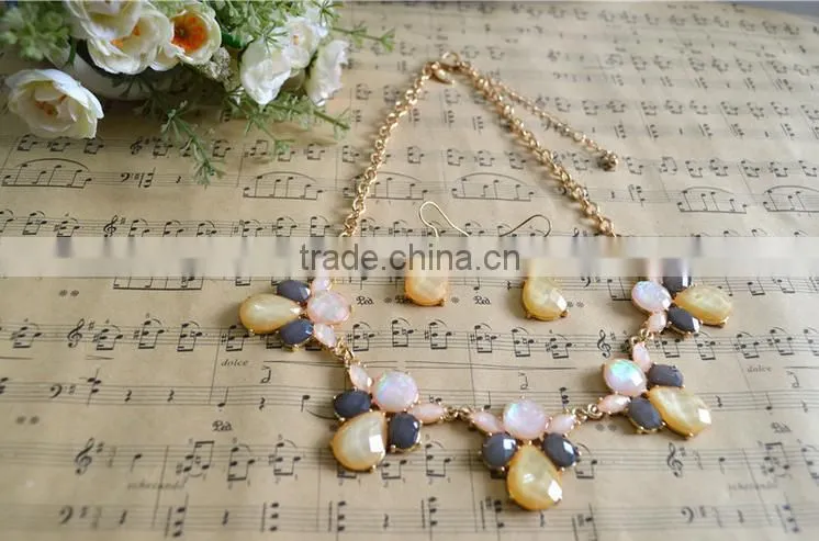 New Fashion style Flower necklace earring jewelry set resin pendant necklace set